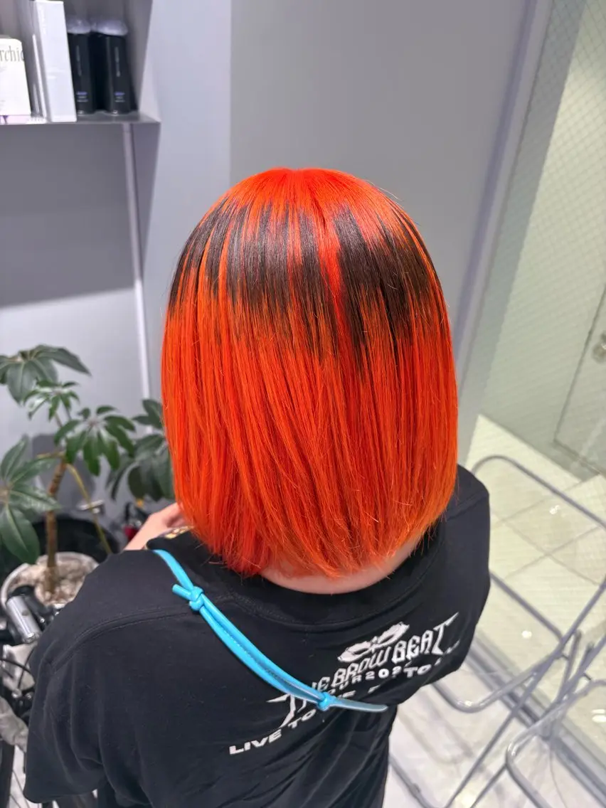 ミディアム カラー デザインカラー オレンジ カット ヘアカラー トリートメント NANA🦖 ハイトーンデザインのヘアスタイル