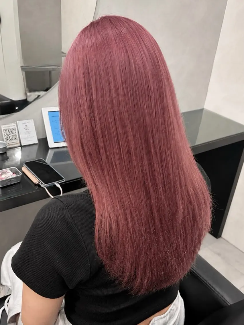 ロング カット ヘアカラー トリートメント ミルクティーカラー/ レイヤーカットAyaのヘアスタイル
