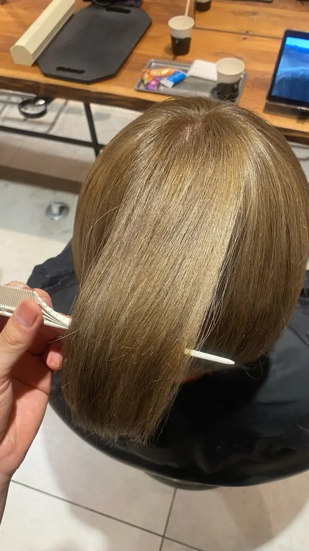 ミディアム カラー ヘアカラー 飯田 雷晟のヘアスタイル
