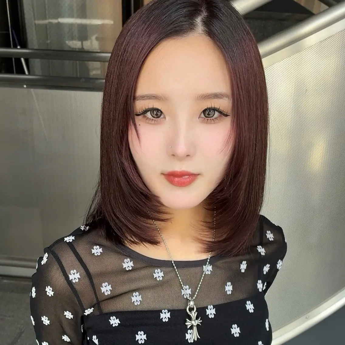 ミディアム レイヤーカット カット ヘアカラー calna 古賀 菜摘のヘアスタイル