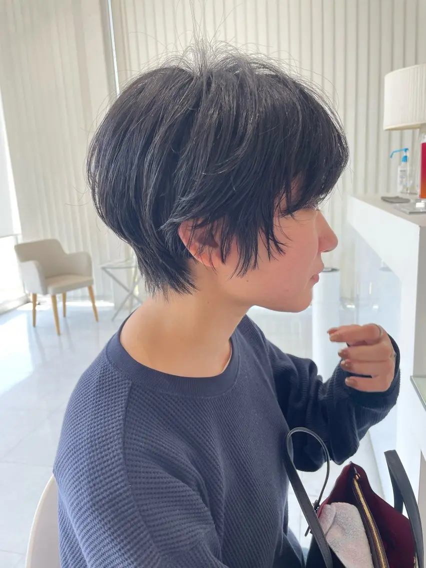 ショート Uhair師勝. 伏江優海のヘアスタイル