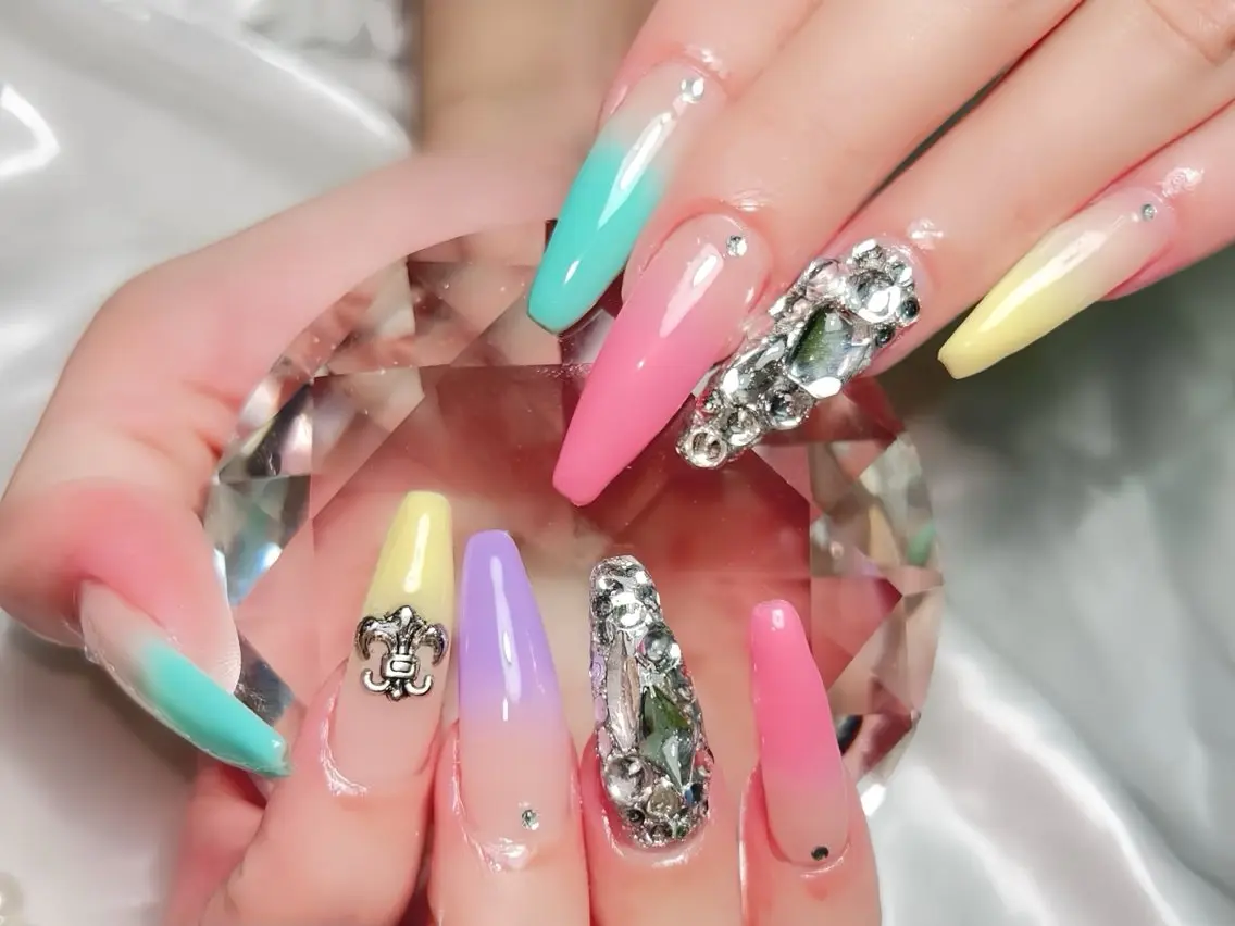 ネイル アートネイル フレンチネイル ジェルネイル 韓国ネイル ミラーネイル Rin Nail 新大久保店のネイルデザイン