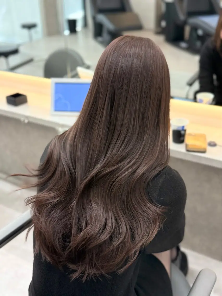 ロング カラー アッシュ ベージュカラー ブリーチ 透明感カラー ダブルカラー カット トリートメント 髪質改善カラー🦋 レイヤー/ナカネのヘアスタイル