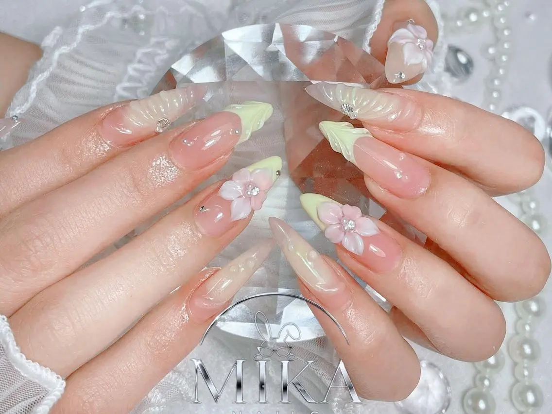 ネイル アートネイル チークネイル ドット フットネイル フレンチネイル ハンドネイル Mika Nails 心斎橋のネイルデザイン