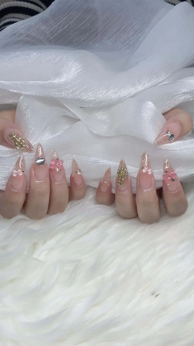 ネイル 成人式 フレンチネイル グラデーション 韓国ネイル マグネットネイル ハンドネイル Squen Nail shinjukuのネイルデザイン