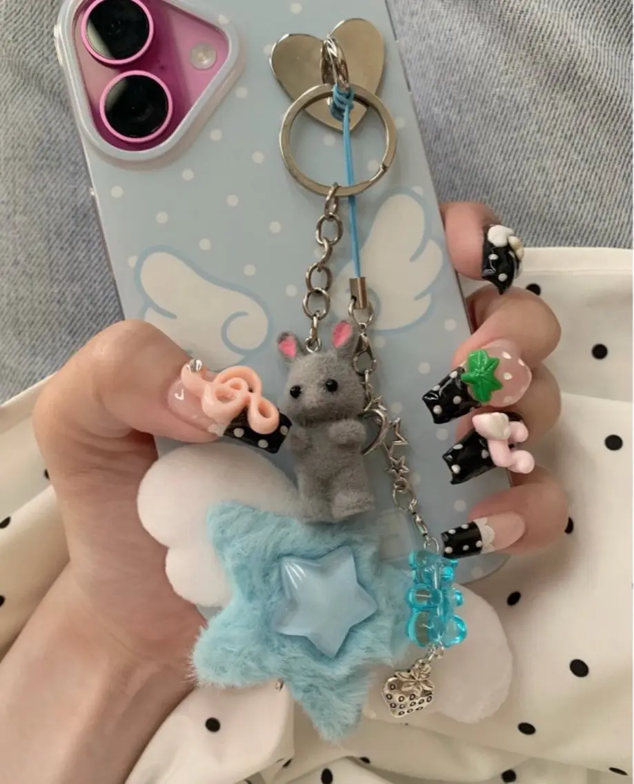 ネイル ハンドネイル 𝓇𝒶𝓃𝒶𝓃 𝓃𝒶𝒾𝓁のネイルデザイン