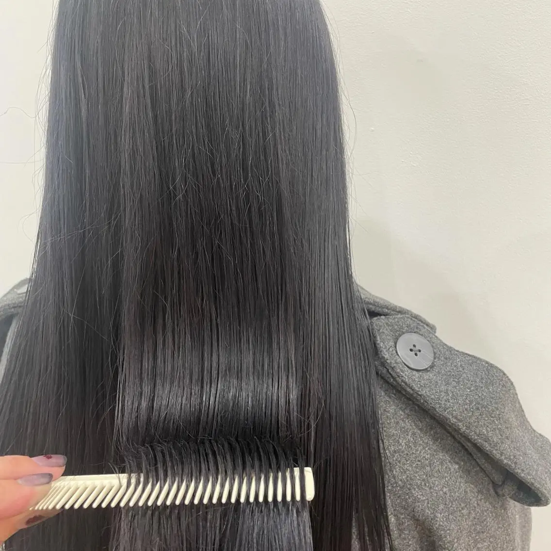 ロング カット ヘアカラー Lilly リリィのヘアスタイル