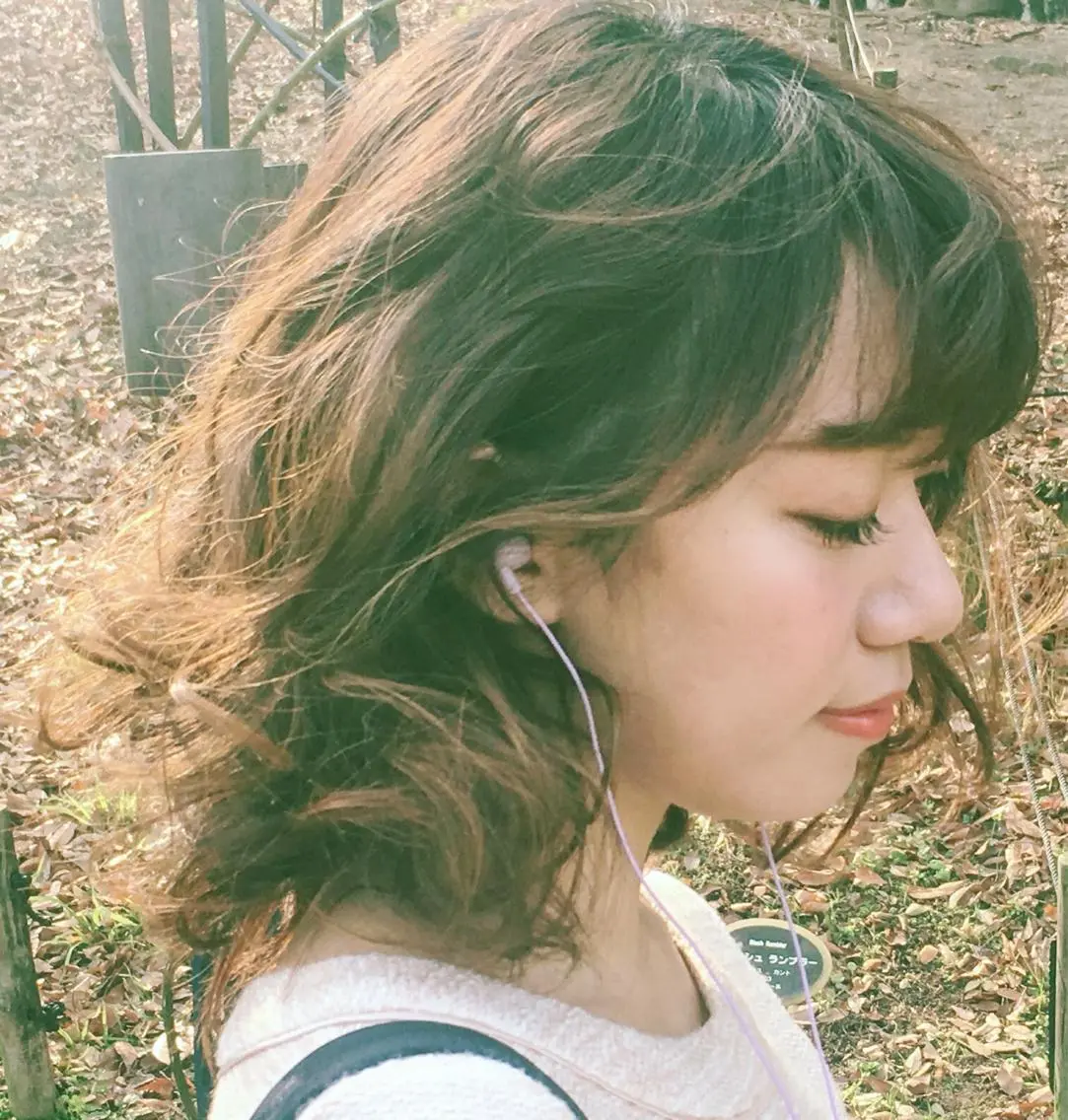 ミディアム カラー パーマ ヘアアレンジ ミディアムパーマ ブリーチ デザインカット トリートメント 似合わせ提案 セミナー講師美容師のヘアスタイル