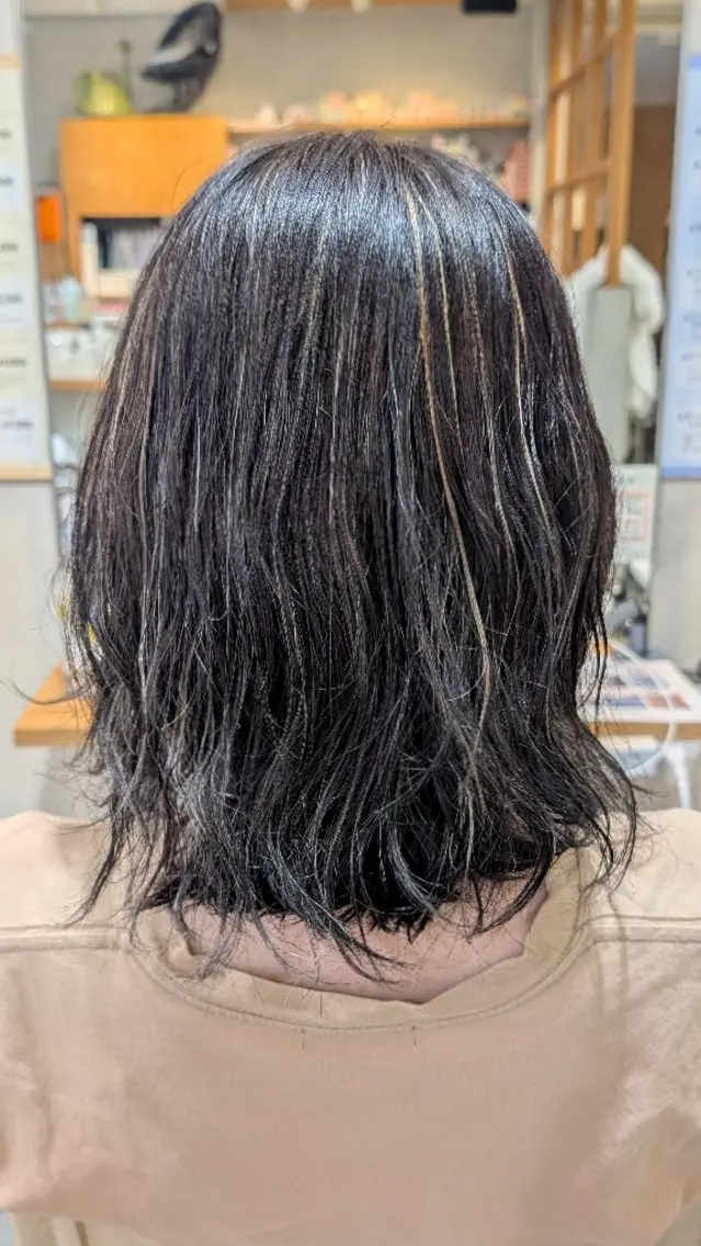 カラー ハイライトカラー 【女性限定】 しおりのヘアスタイル