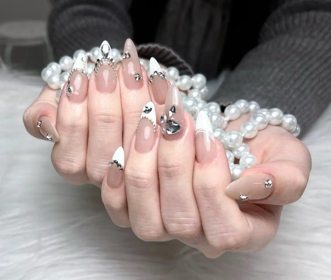 ネイル チークネイル ジェルネイル キラキラネイル 韓国ネイル マグネットネイル ハンドネイル DR 💅のネイルデザイン