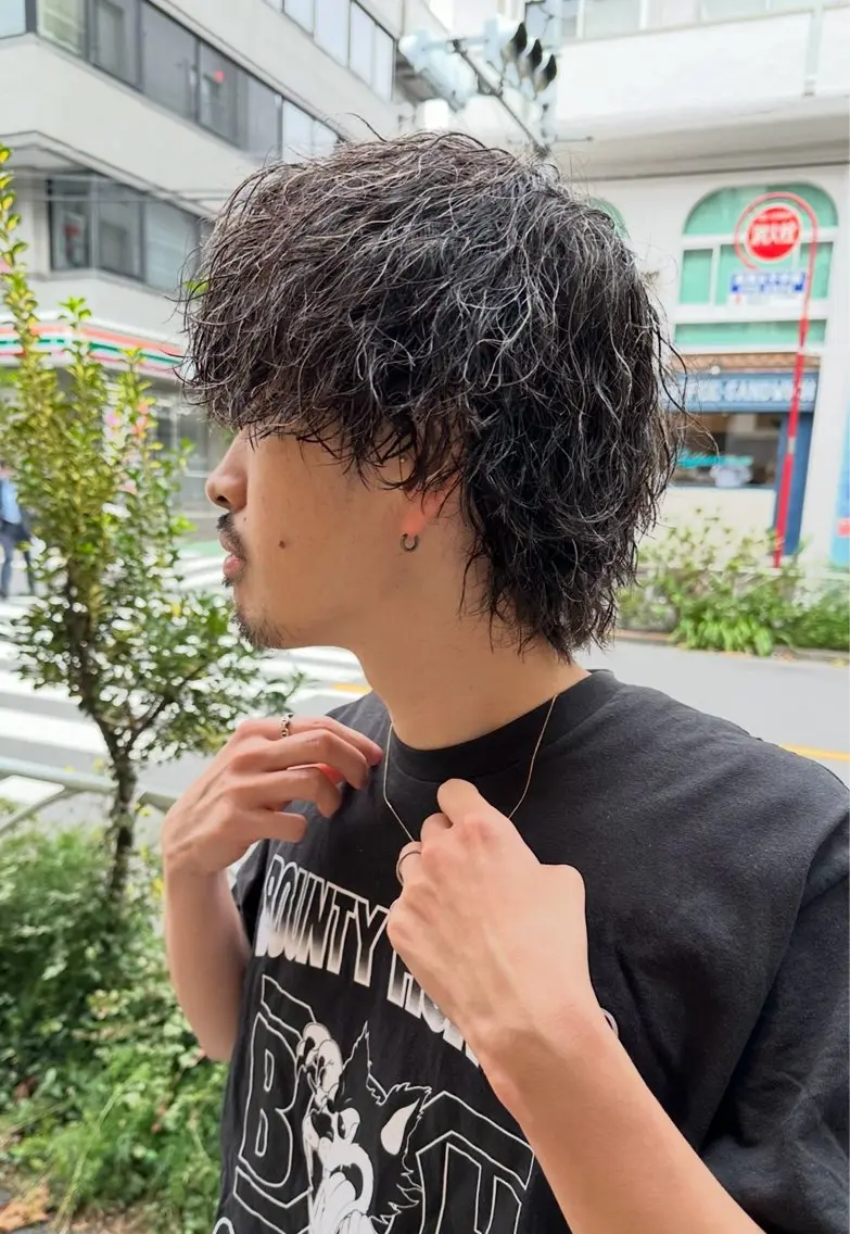 ミディアム パーマ メンズ ミディアムパーマ メンズパーマ メンズウルフカット マレットヘア ウルフカット 渋谷 メンズヘア⭐️ タニグチヨシユキのヘアスタイル