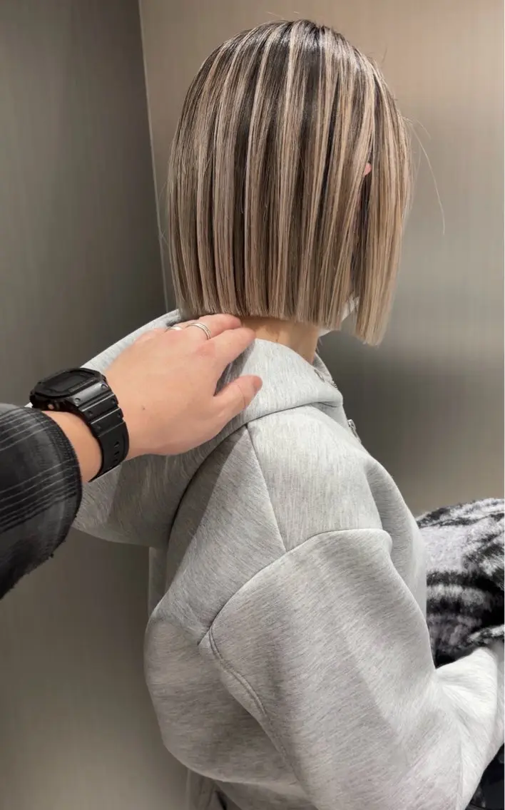 ショート カラー バレイヤージュ ボブ レイヤーカット カット ヘアカラー タナカ タクヤのヘアスタイル