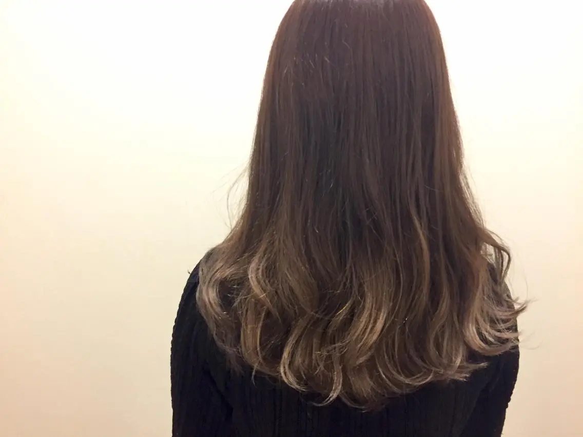 ロング カラー グラデーションカラー ピンクカラー HAUS 片山みほのヘアスタイル