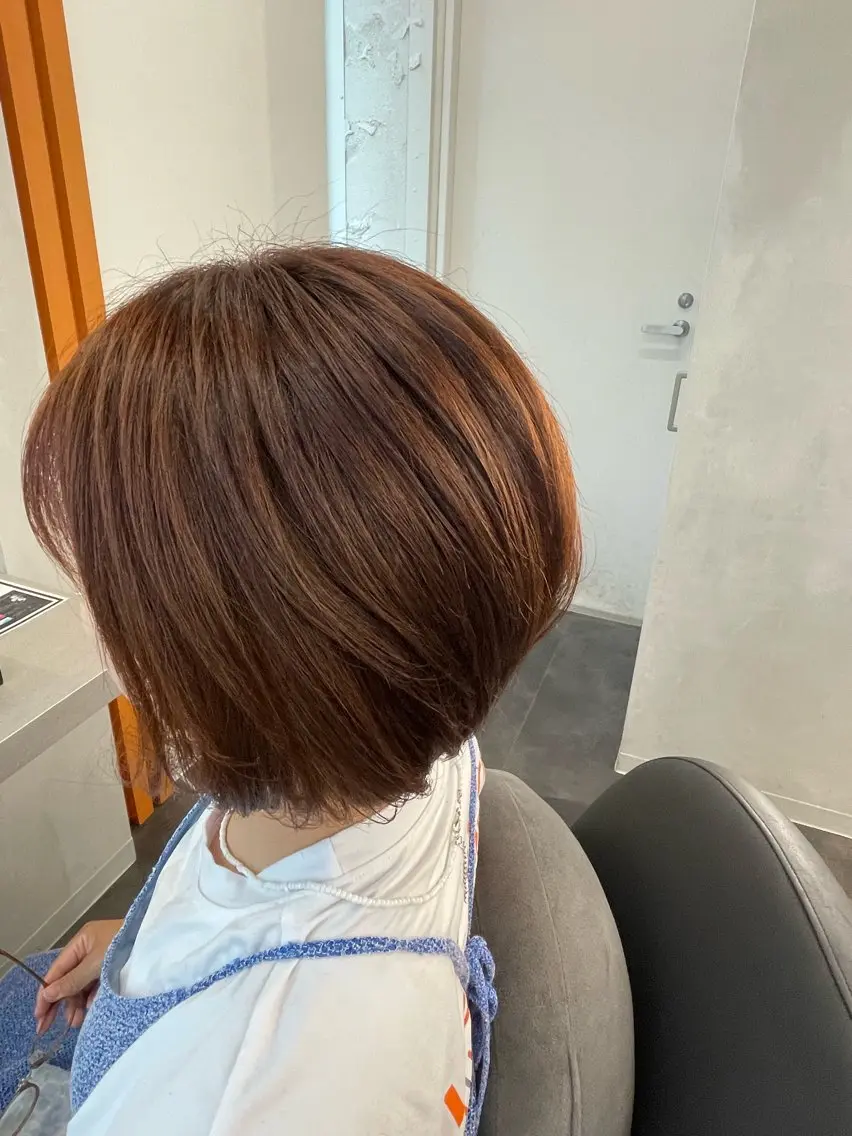 ショート オレンジブラウン ヘアカラー いとう このみのヘアスタイル