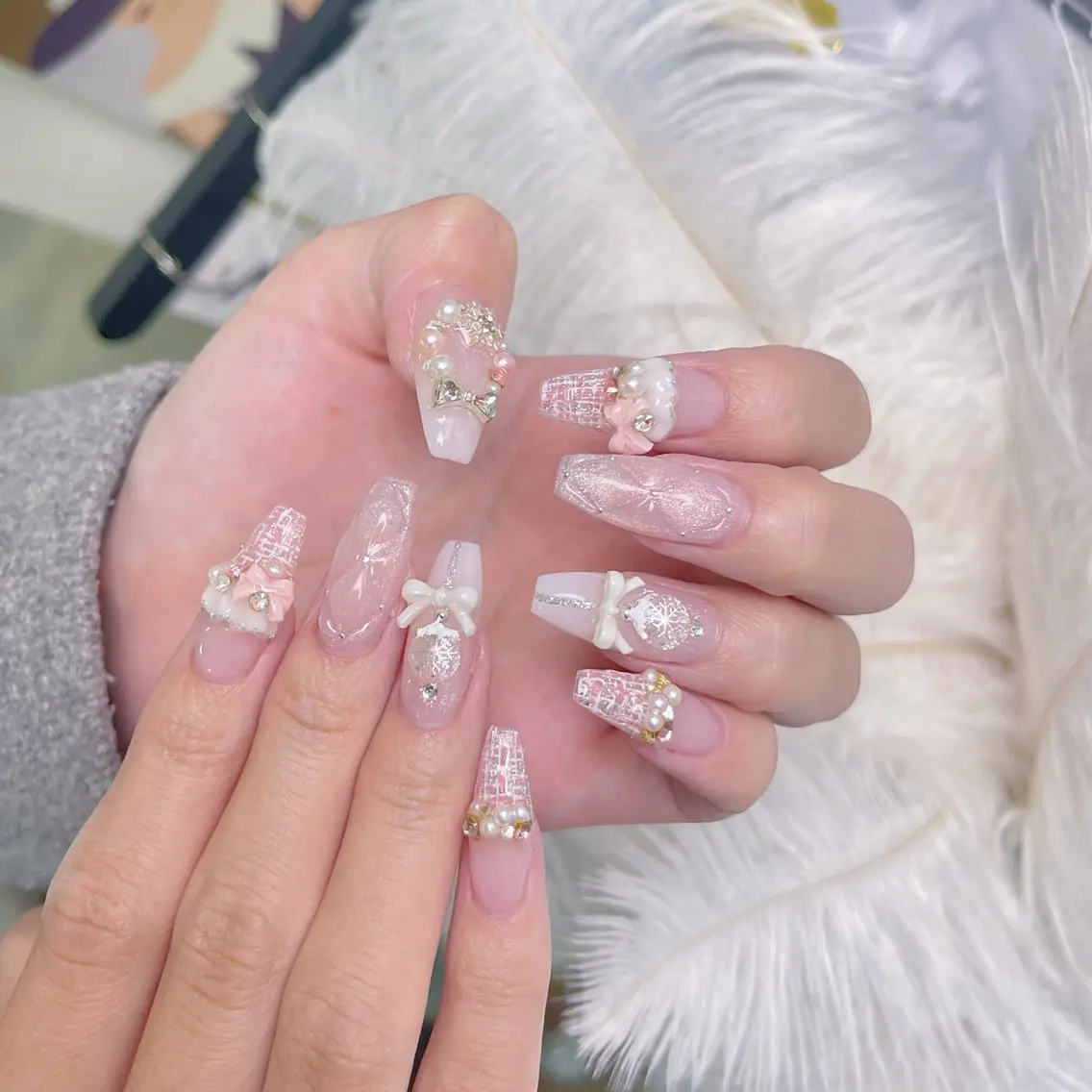 ネイル クリアネイル キラキラネイル 韓国ネイル マグネットネイル ピンク ハンドネイル princess スカルプ専門店のネイルデザイン