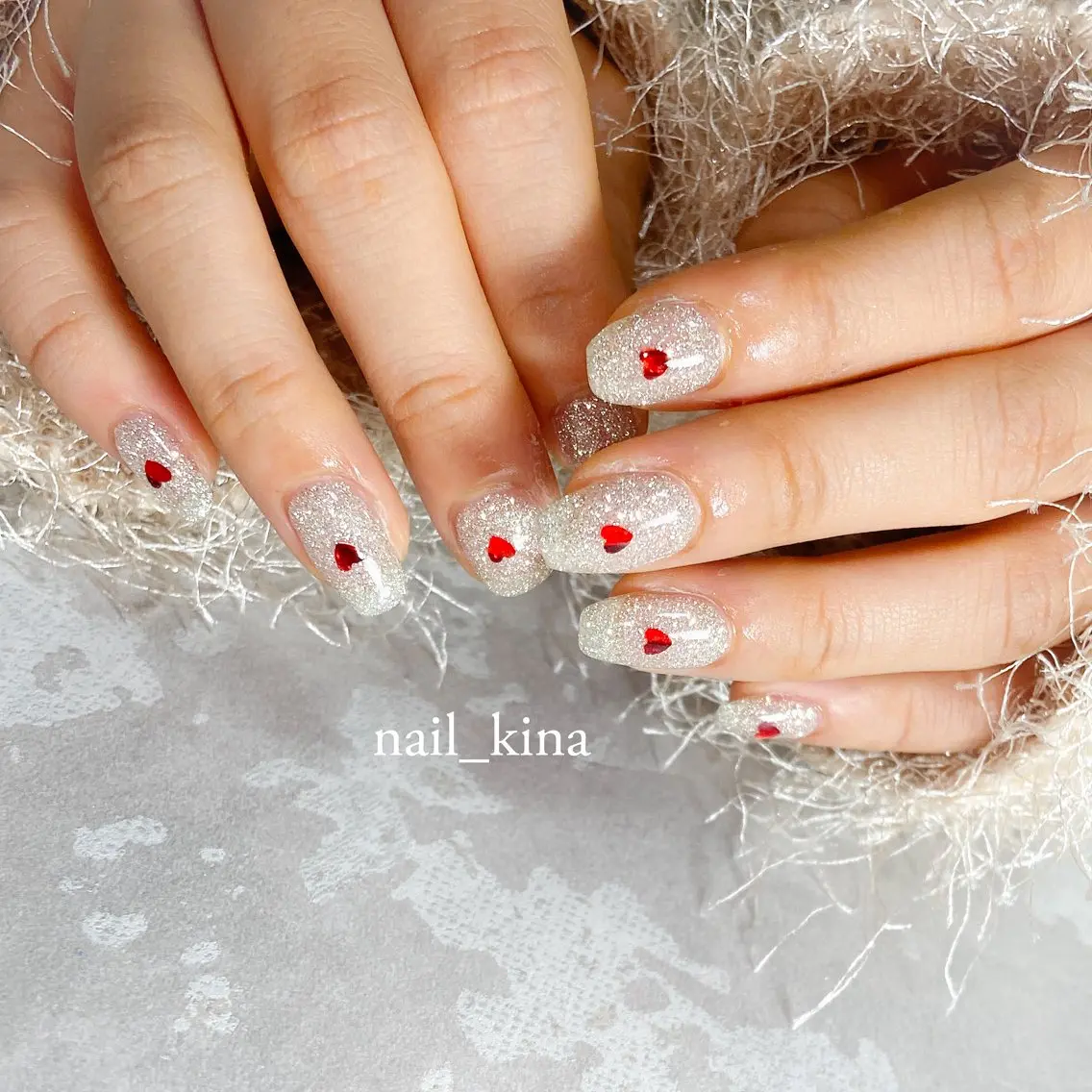 ネイル フラッシュネイル ハート ホログラムネイル ワンカラーネイル バレンタイン nail_ kinaのネイルデザイン
