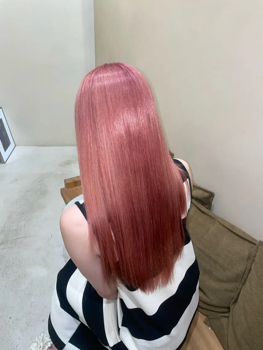 カラー ヘアカラー 菰口 美優のヘアスタイル