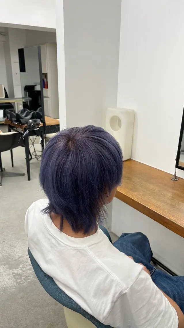 カラー メンズ センターパート フェザーパーマ メンズパーマ ブルーカラー ブルーラベンダー ヘアカラー メンズカット/パー マ/川越/成田最のヘアスタイル