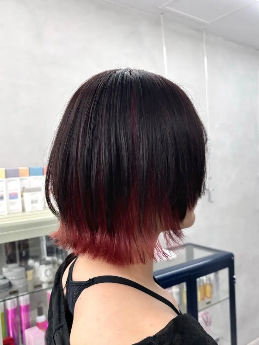 ショート カラー インナーカラー ボブ ウルフカット ヘアカラー トリートメント レイヤー/ハッシュ /デザインカラーのヘアスタイル
