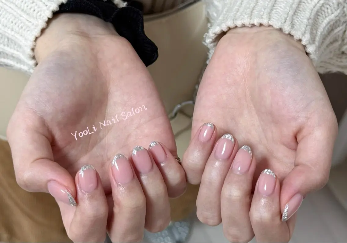 ネイル フレンチネイル グラデーション キラキラネイル 韓国ネイル マグネットネイル ハンドネイル 🎀🎀YooLi Nail Salonのネイルデザイン