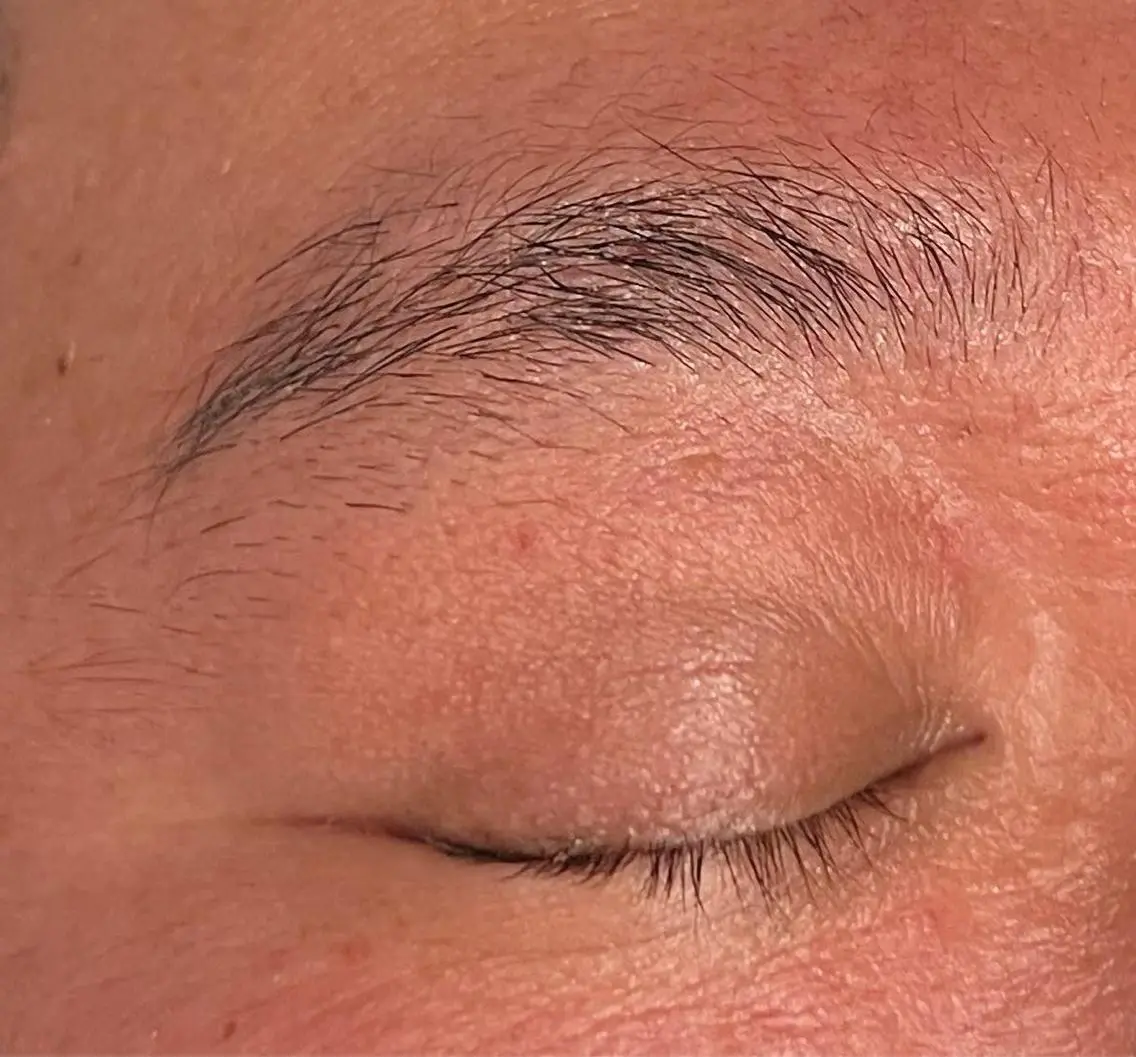 アイブロウ 眉カラー ワックス脱毛 眉カット その他(アイブロウ) 吉野 瑳桜のヘアスタイル
