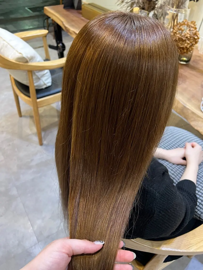 ロング カラー ヘーゼル ヘアカラー 浜崎 恵澄のヘアスタイル