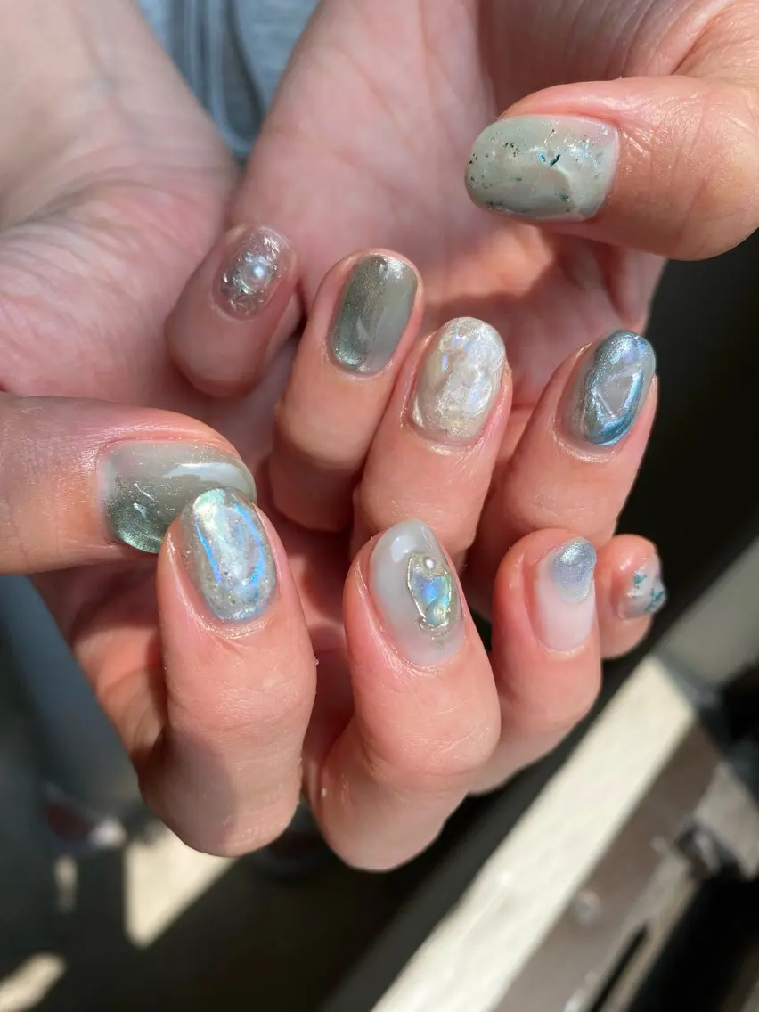 ネイル 成人式 フレンチネイル ジェルネイル ガーリー マグネットネイル ハンドネイル 草加ニュアンスネイル 🌚hersのネイルデザイン
