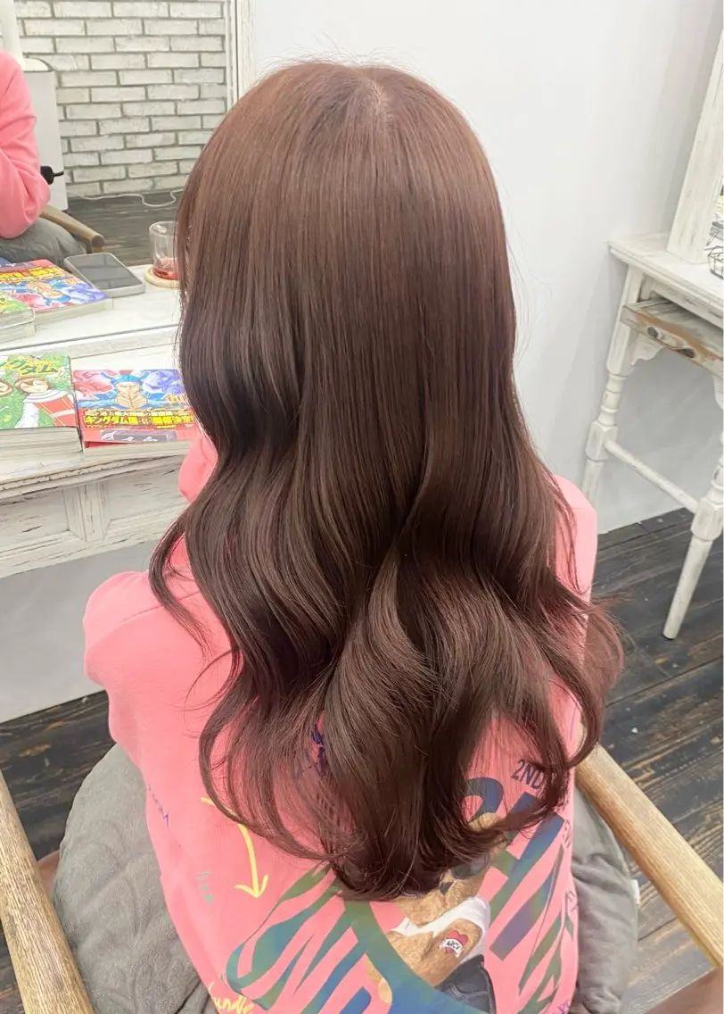 ロング カラー ブリーチ ブラウンカラー ブリーチなしカラー ピンクカラー ピンクブラウン カット ヘアカラー トリートメント tomomi /レイヤーカットのヘアスタイル