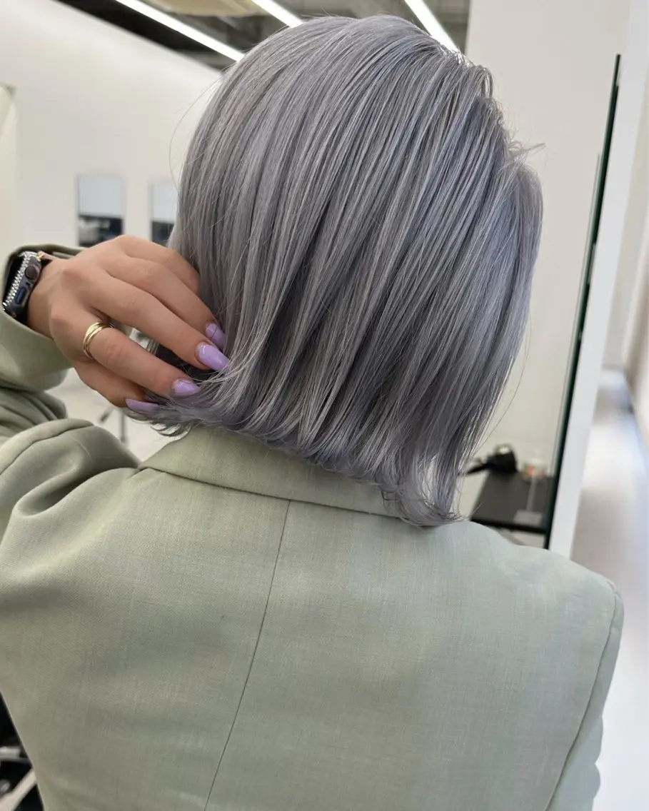 ショート アッシュ アッシュグレー アッシュグレージュ ボブ ハイライト 佐藤 まいらのヘアスタイル