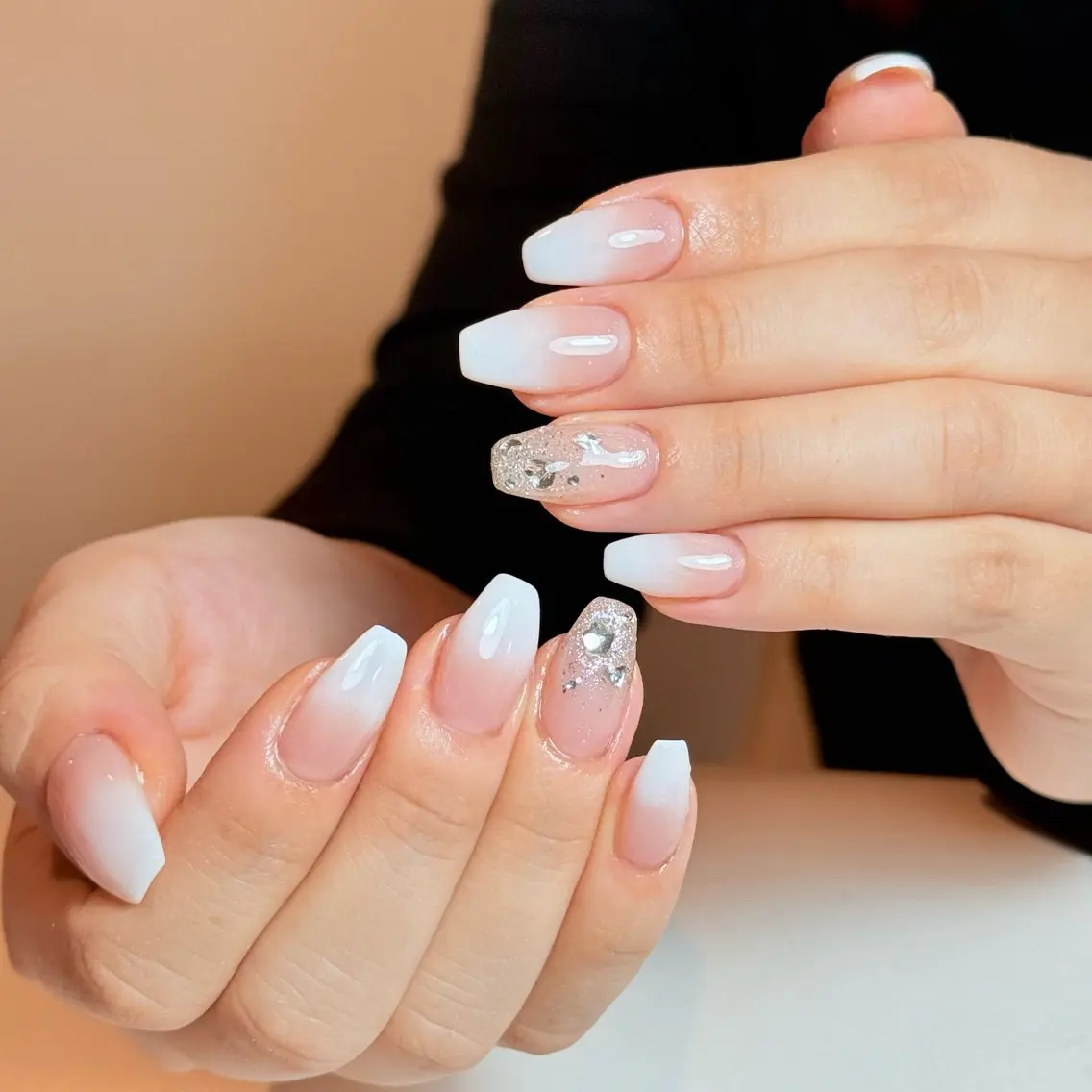 ネイル チークネイル フレンチネイル グラデーション キラキラネイル 韓国ネイル ハンドネイル Risa_ Nailのネイルデザイン