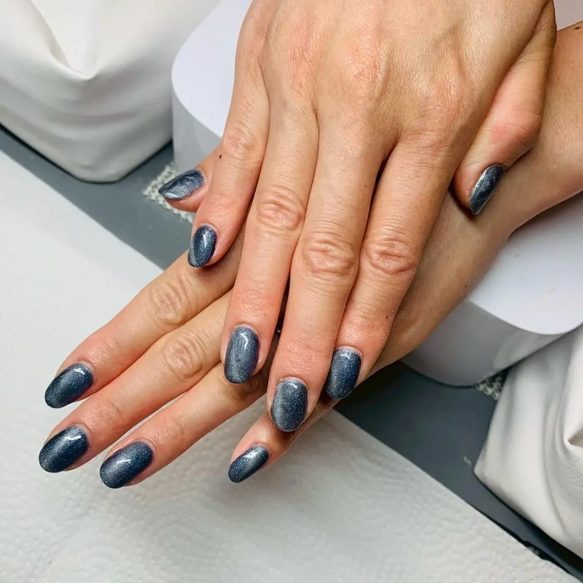 ジェルオフ無料💅ハンドマグネットワンカラー✨甘皮ケア込！の写真