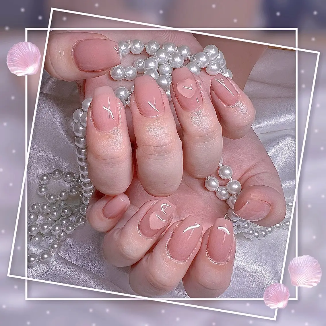 ネイル フレンチネイル グラデーション キラキラネイル 韓国ネイル マグネットネイル Chill Nailsalonのネイルデザイン