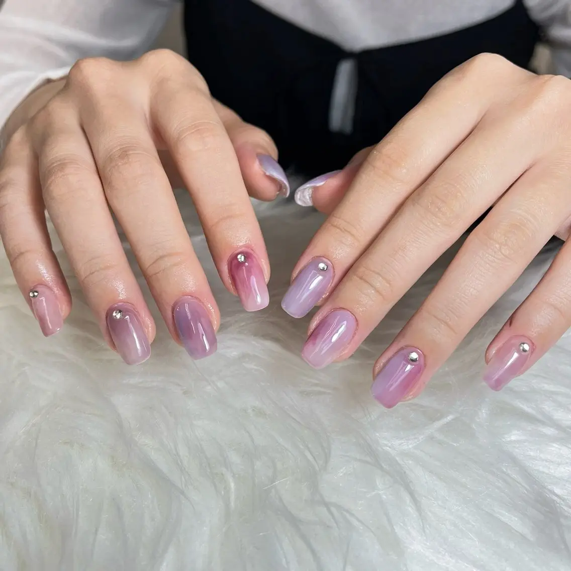 ネイル チークネイル 長さ出し フットネイル ジェルネイル 卒業式 𝓐𝓷𝓻𝓲 XiinhNailのネイルデザイン