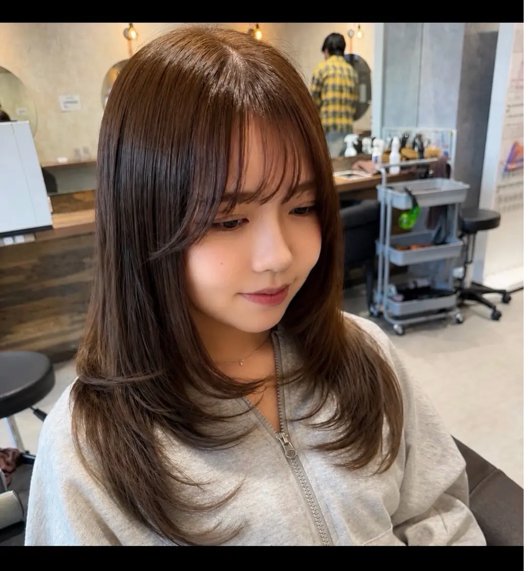 セミロング アッシュ アッシュブラウン レイヤーカット 🆕TRUTH千葉店 店長Yuのヘアスタイル
