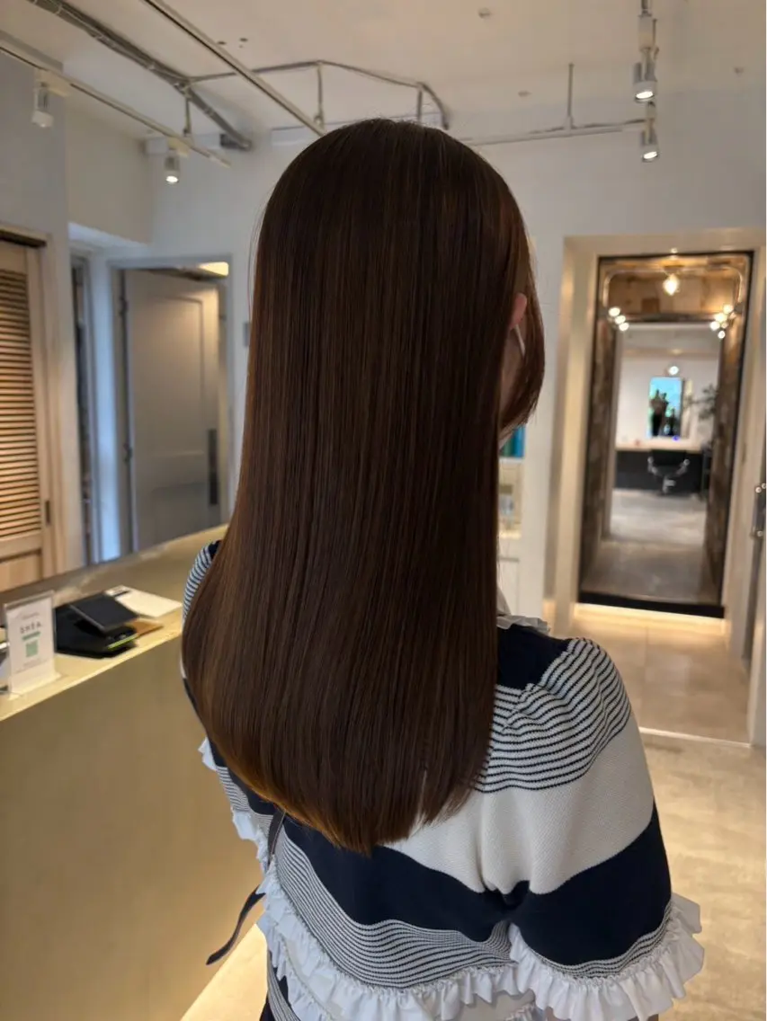 セミロング ヘアカラー 本荘 波音のヘアスタイル