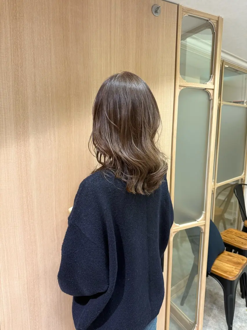 ミディアム カット ヘアカラー MAHAE 廣瀬のヘアスタイル