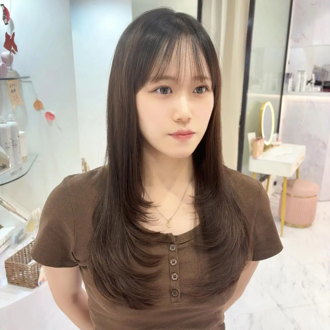 ロング ハイレイヤー レイヤーカット 𝑚𝑖𝑤𝑎 / 顔周り/レイヤーのヘアスタイル