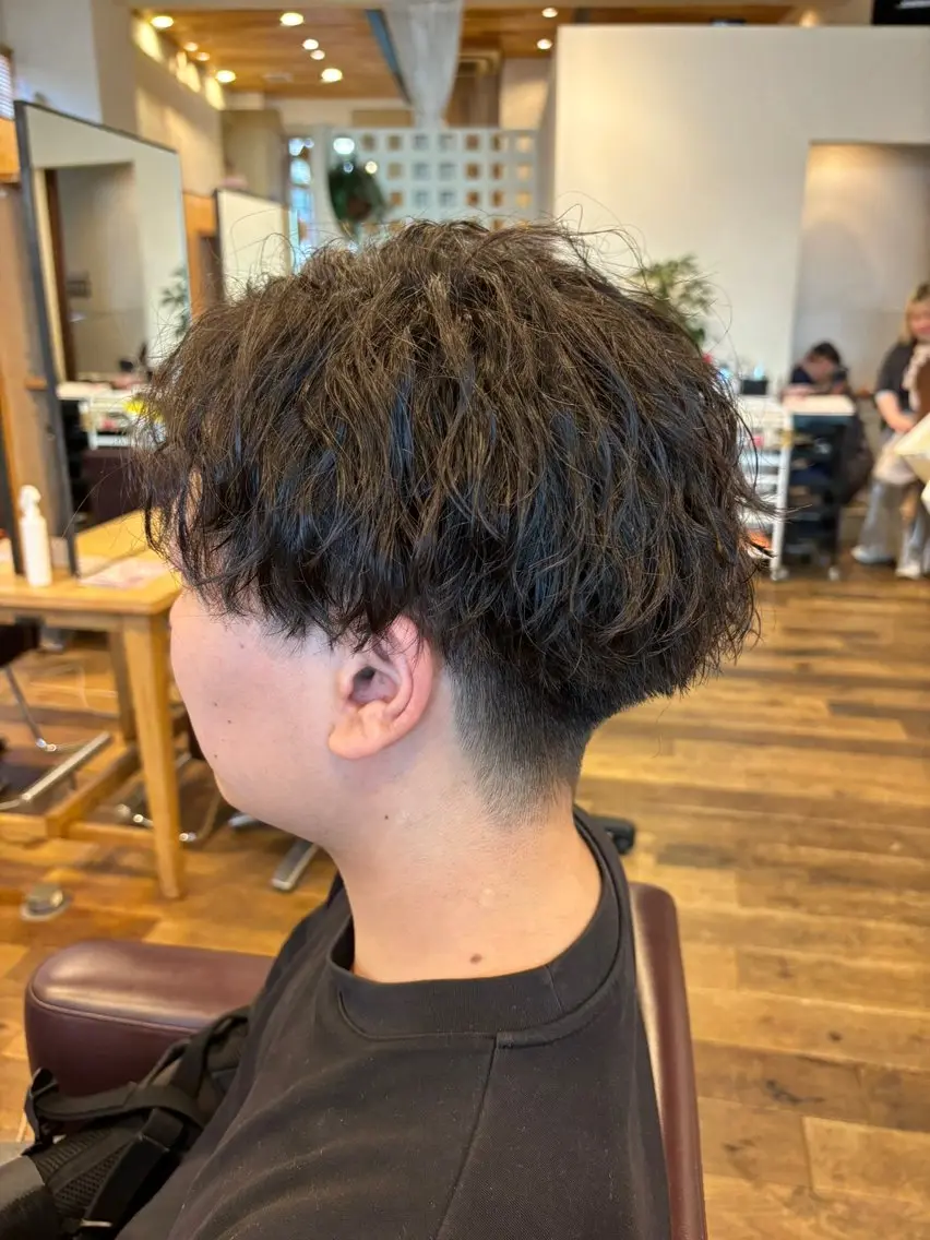 ショート パーマ メンズ カット パーマ トリートメント ヘアセット 豊中/メンズ特化 岡田 龍之介のヘアスタイル