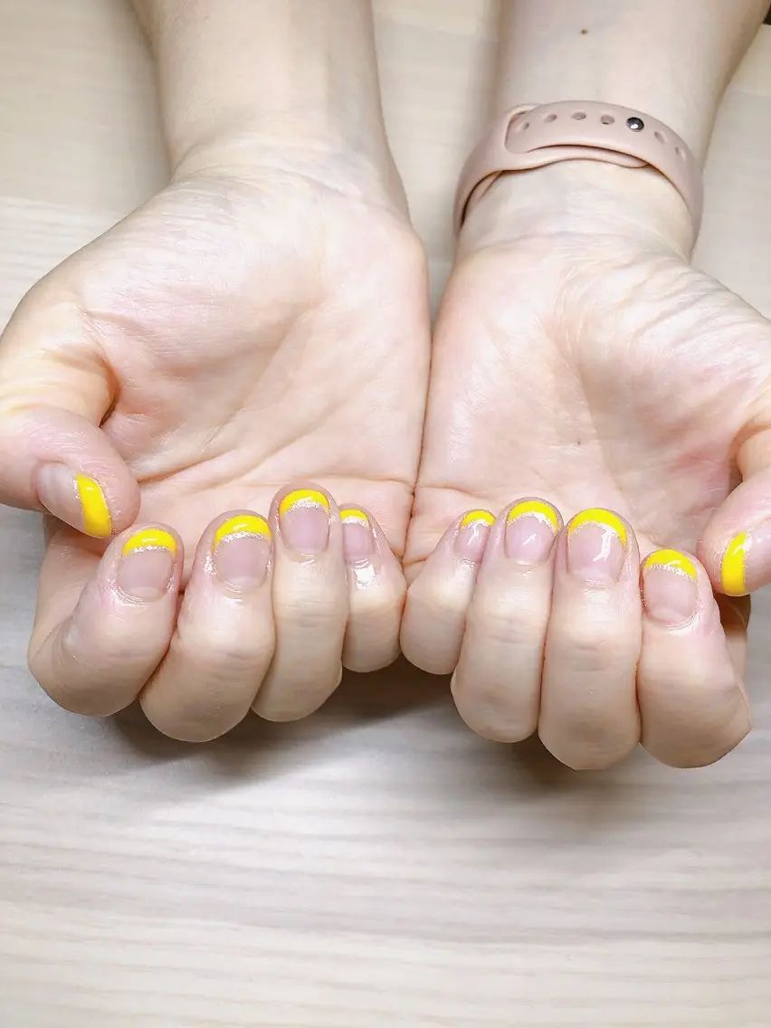 ネイル フレンチネイル 黄色 ナリス化粧品 MIMIPARUNのネイルデザイン