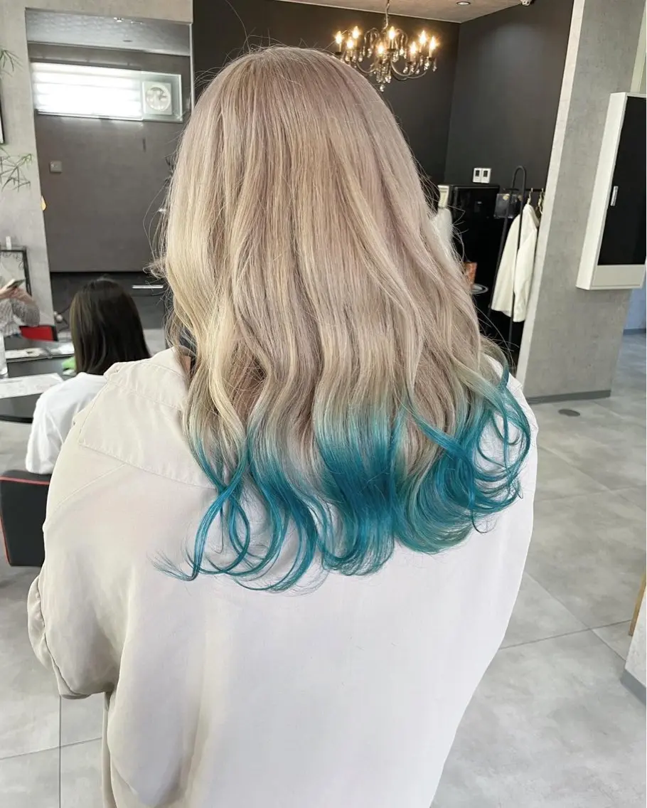 🎨デザインブリーチカラーインナー・イヤリング＋透明感カラー＋内部補修TR✨️の写真