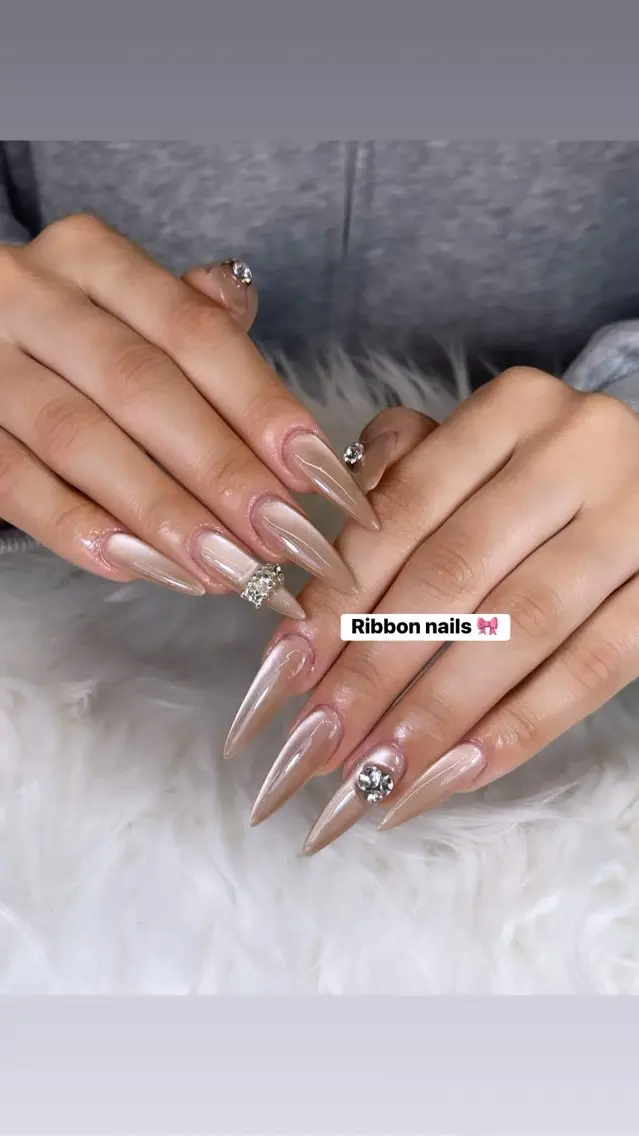 ネイル アートネイル スカルプネイル ストーンネイル ネイルチップ ハンドネイル Suka Nailのネイルデザイン