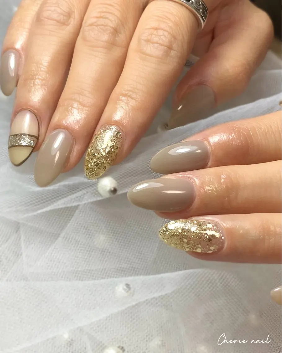 ネイル ジェルネイル ゴールド ラメ(グリッター) ニュアンスネイル 冬ネイル ハンドネイル Cherienail yunaのネイルデザイン