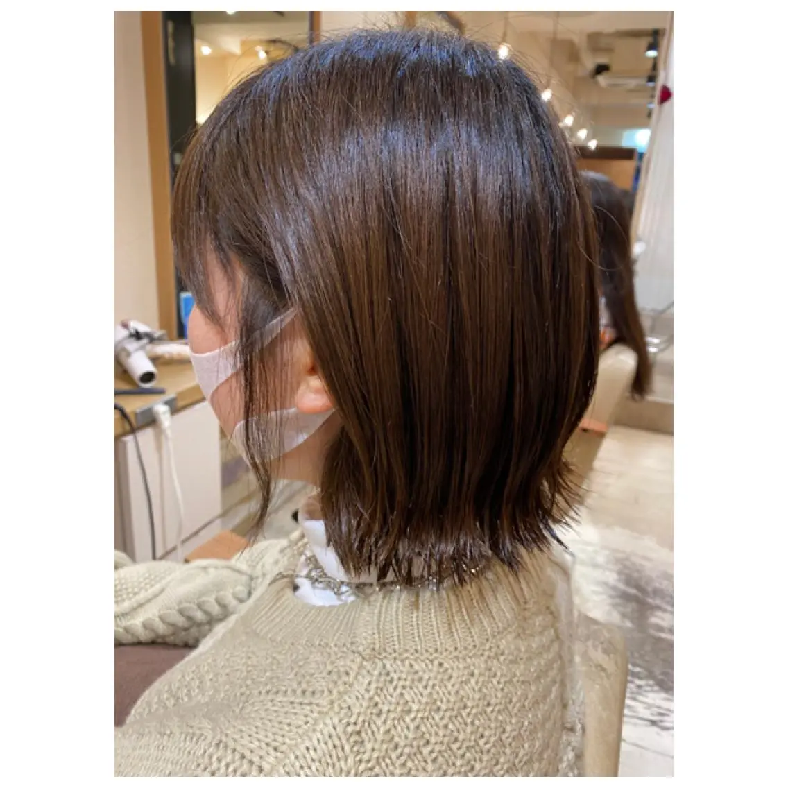 ミディアム 外ハネヘア カット トリートメント 岩間 香純のヘアスタイル