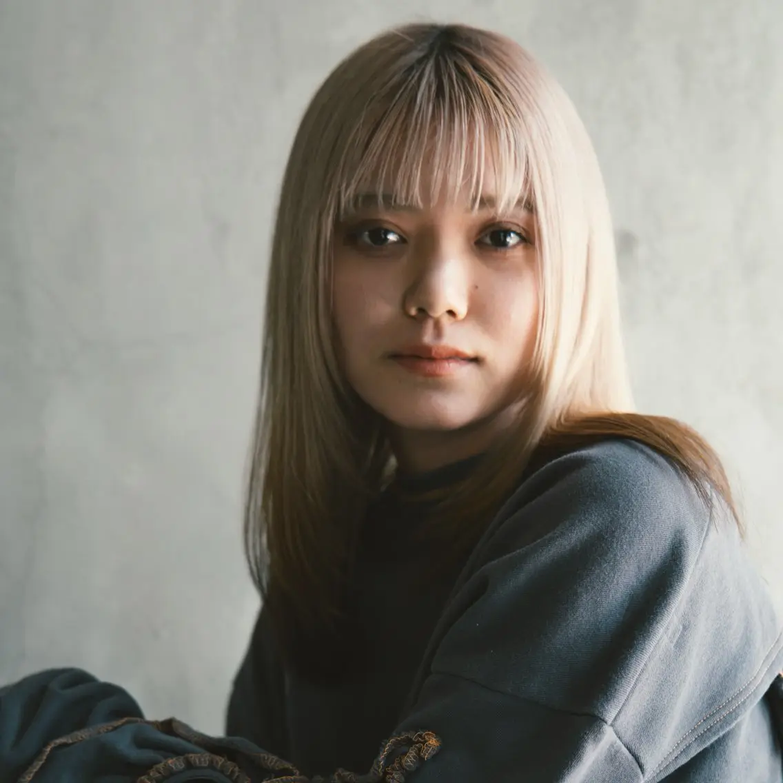 セミロング カラー 本田 茜のヘアスタイル