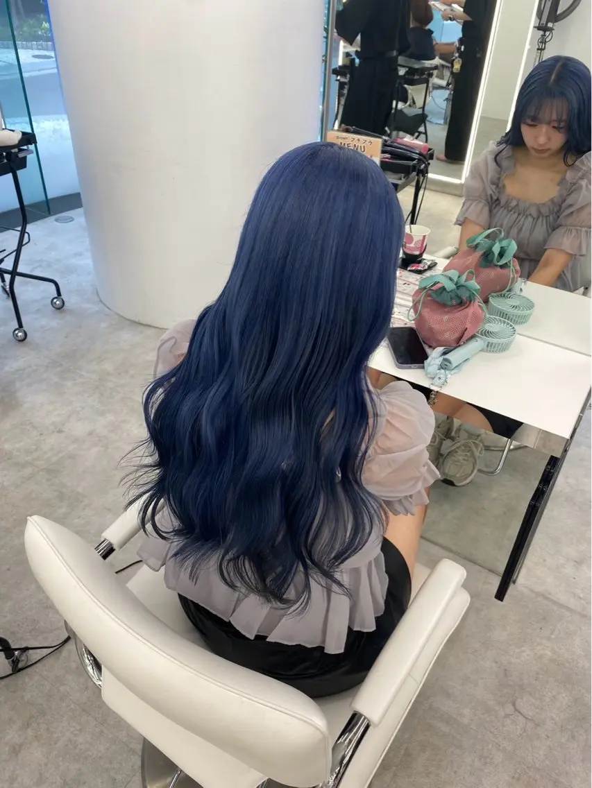 ロング カラー ヘアアレンジ ブリーチ ブルーカラー 透明感カラー ネイビーカラー ロング ヘアカラー 斉藤 沙也加のヘアスタイル
