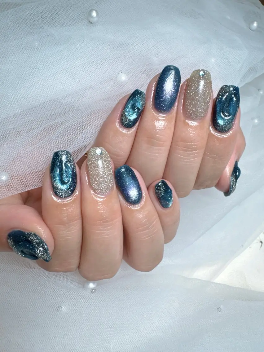 ネイル フットネイル フレンチネイル ガラスフレンチ キラキラネイル 持ち込み ハンドネイル Queeens nailのネイルデザイン