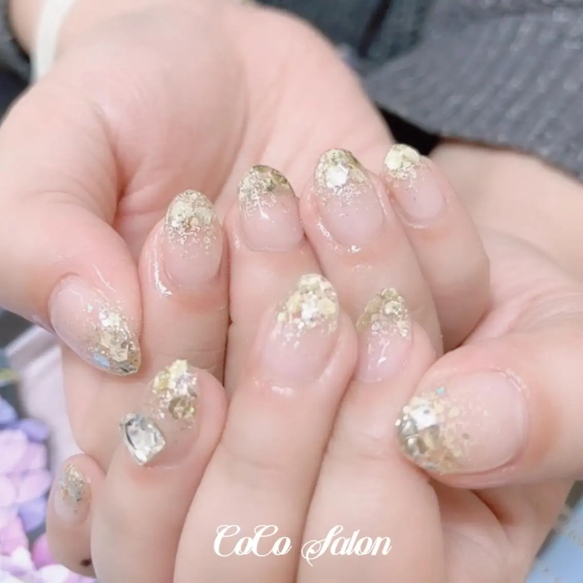 ネイル ゴールド グラデーション ラメ(グリッター) ラメグラデーション ハンドネイル CoCoSalon ネイル/まつ毛予約のネイルデザイン