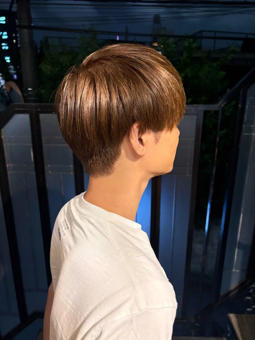 ショート カラー メンズ ベージュカラー カット ヘアカラー 峰尾 陽斗のヘアスタイル