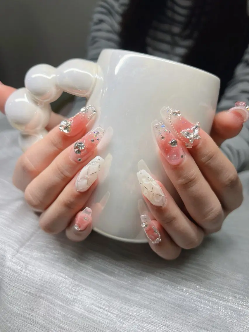 ネイル オーロラネイル チークネイル 長さ出し フットネイル フレンチネイル ハンドネイル Lee Nailsのネイルデザイン