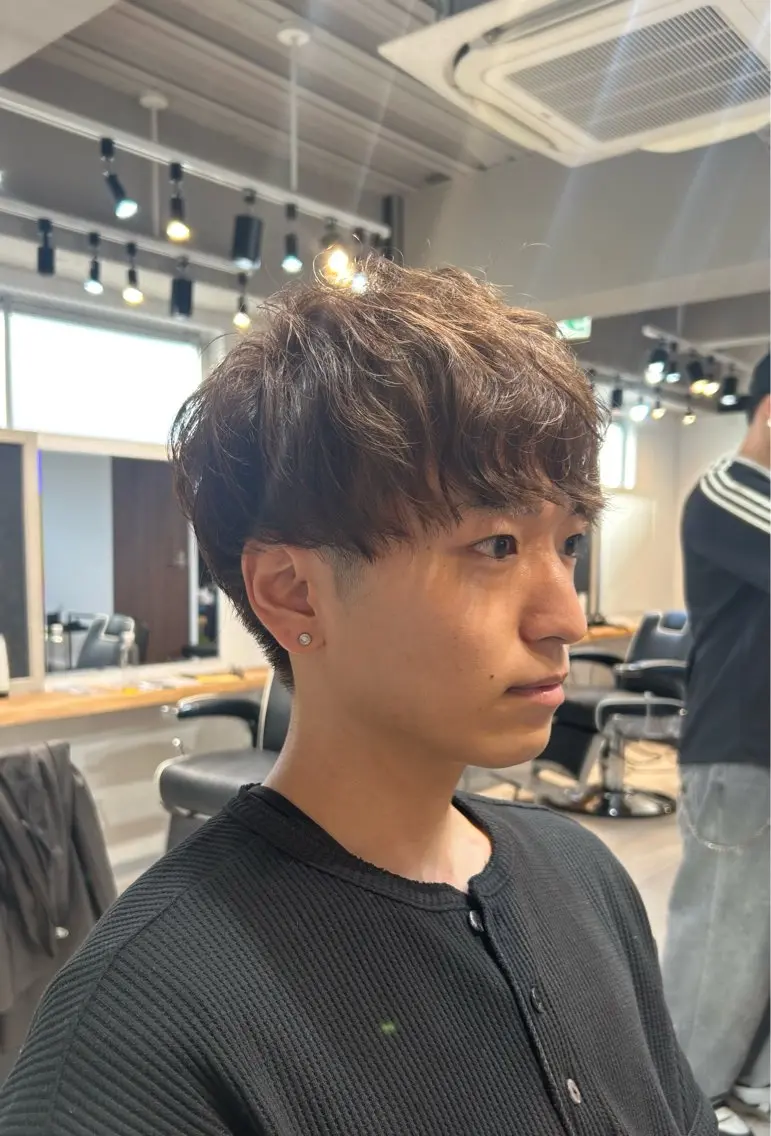 【動きが欲しい方におすすめ！】メンズカット+無造作パーマの写真